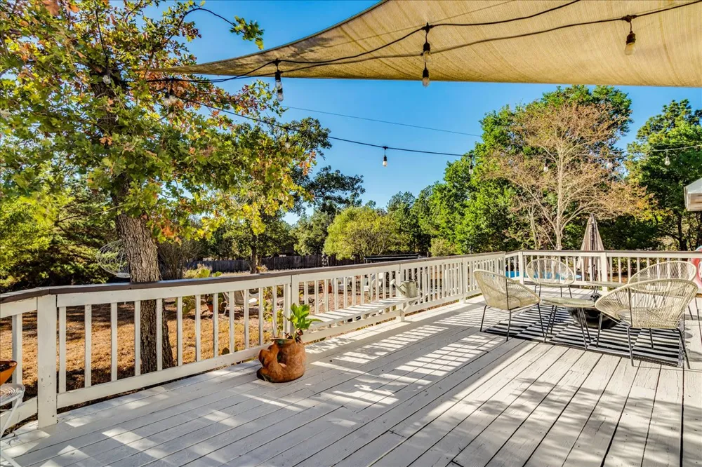 171 Pin Oak Crossing Elgin, TX 78621