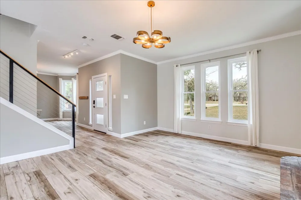 171 Pin Oak Crossing Elgin, TX 78621