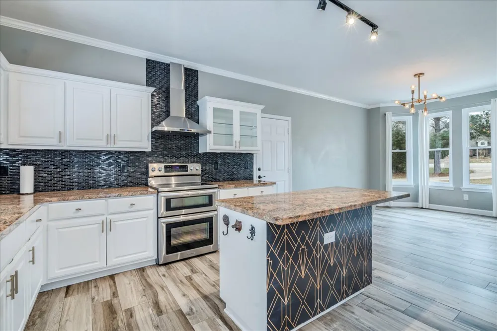 171 Pin Oak Crossing Elgin, TX 78621