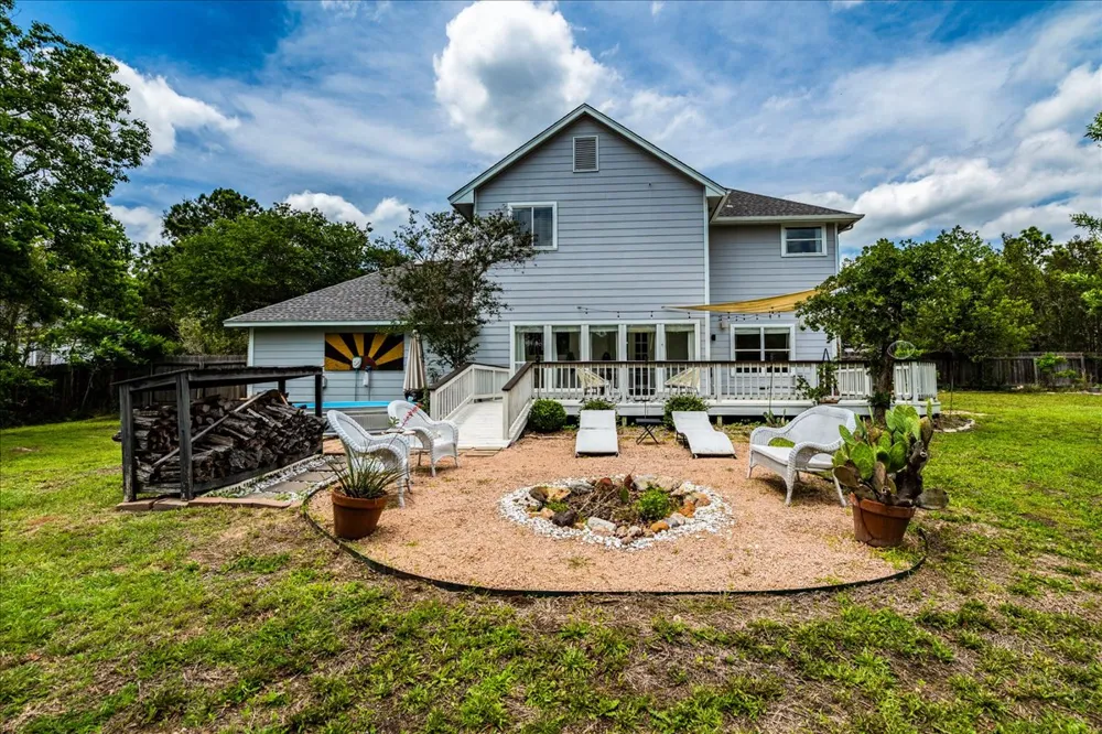 171 Pin Oak Crossing Elgin, TX 78621