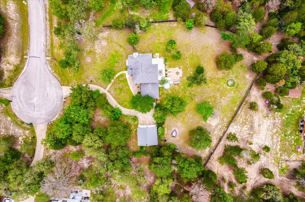 171 Pin Oak Crossing Elgin, TX 78621