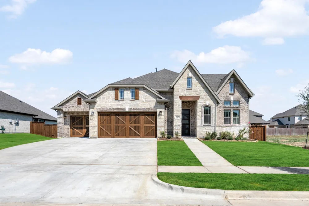 2402 Avalon Drive Mansfield, TX 76084