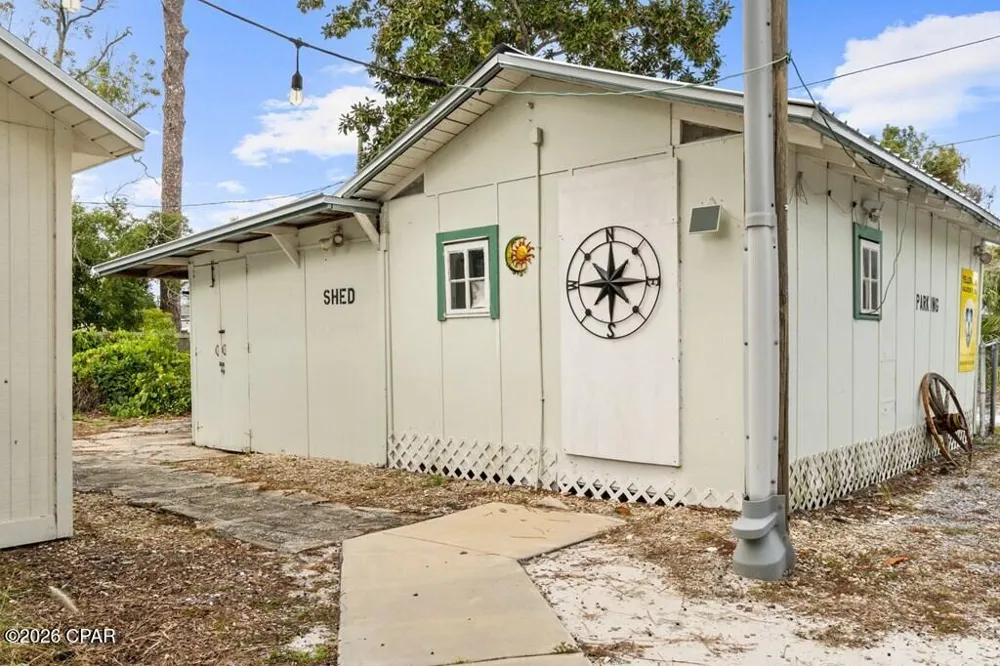 605 10th Street Port St Joe, FL 32456