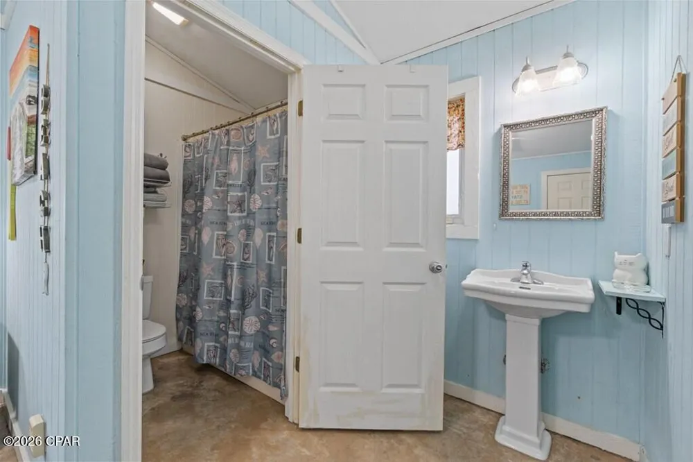 605 10th Street Port St Joe, FL 32456