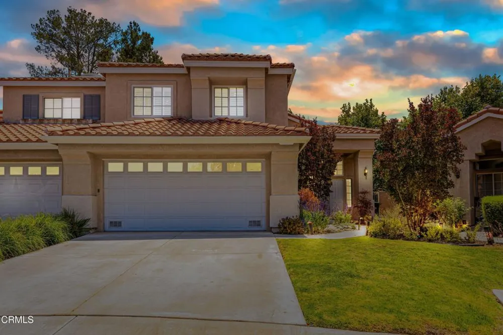 146 Symphony Lane Oak Park, CA 91377