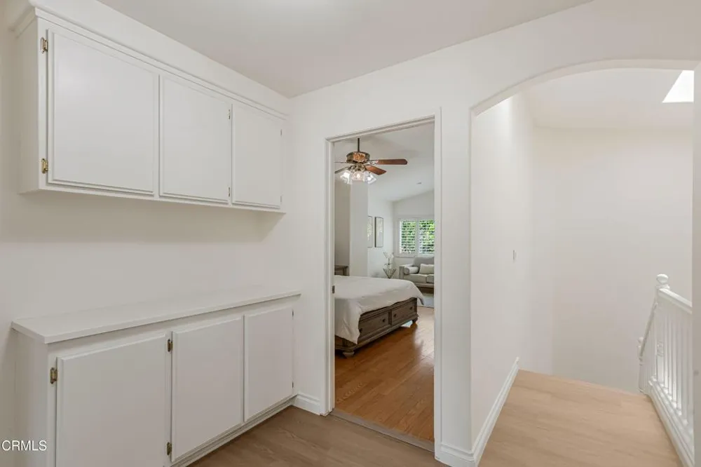 146 Symphony Lane Oak Park, CA 91377