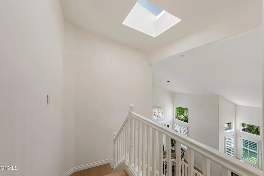146 Symphony Lane Oak Park, CA 91377