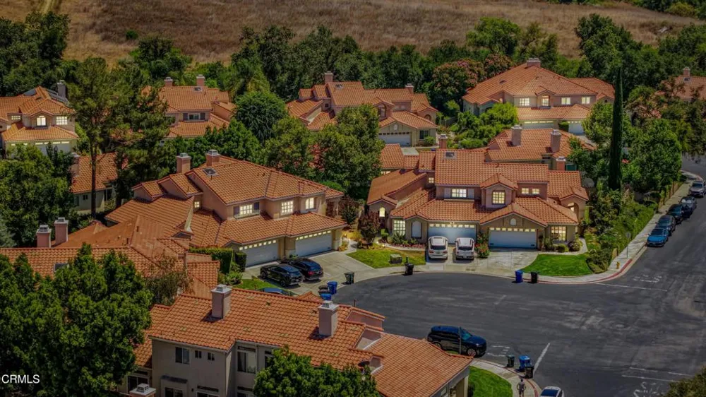 146 Symphony Lane Oak Park, CA 91377