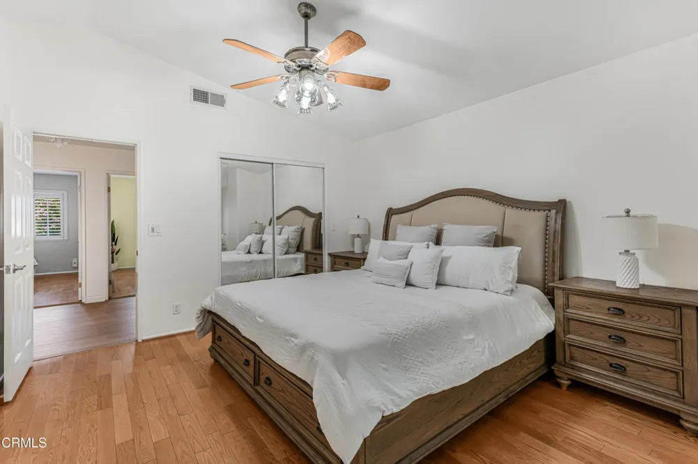 146 Symphony Lane Oak Park, CA 91377