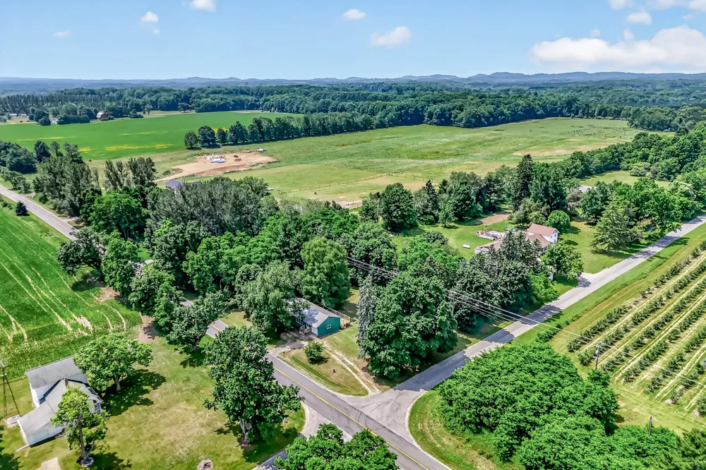 2423 S 40th Avenue Shelby, MI 49455