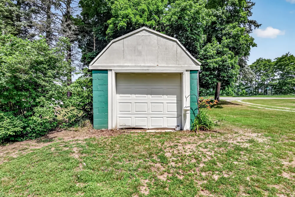 2423 S 40th Avenue Shelby, MI 49455