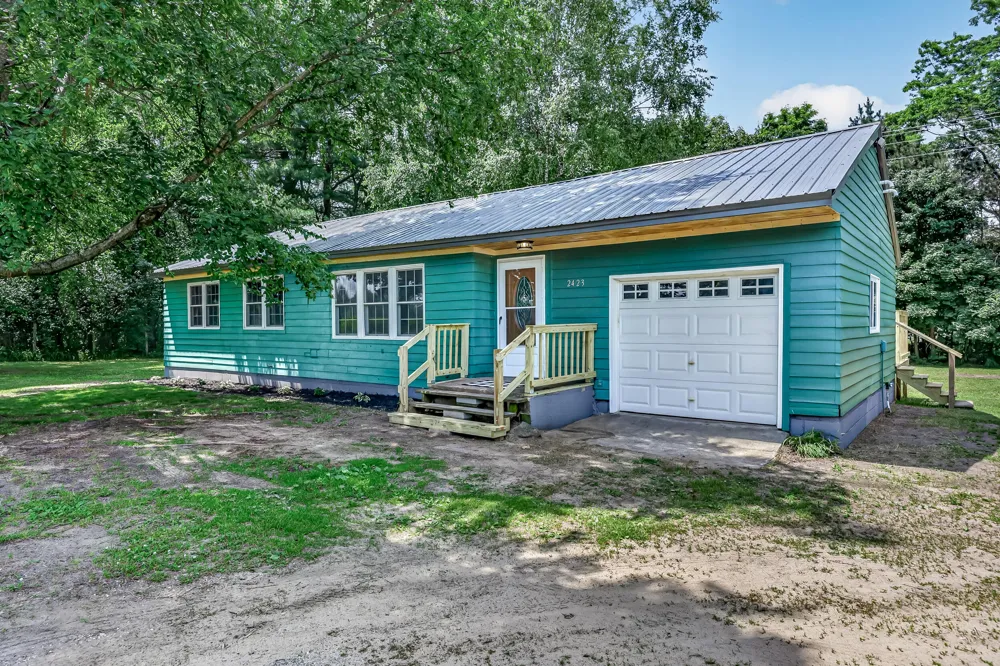 2423 S 40th Avenue Shelby, MI 49455