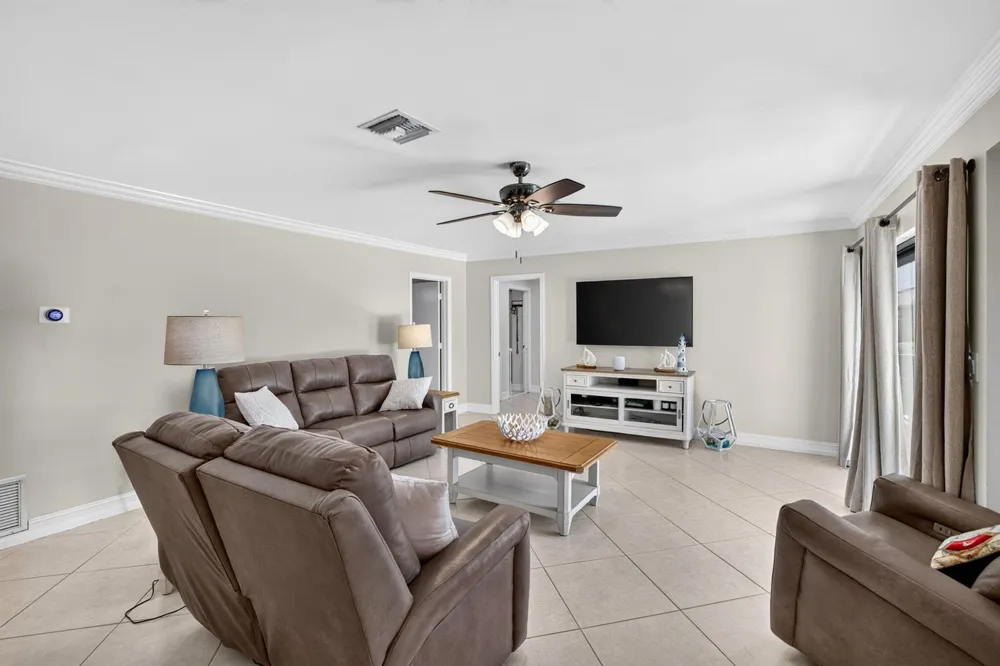 5570 NE 26th Avenue Fort Lauderdale, FL 33308