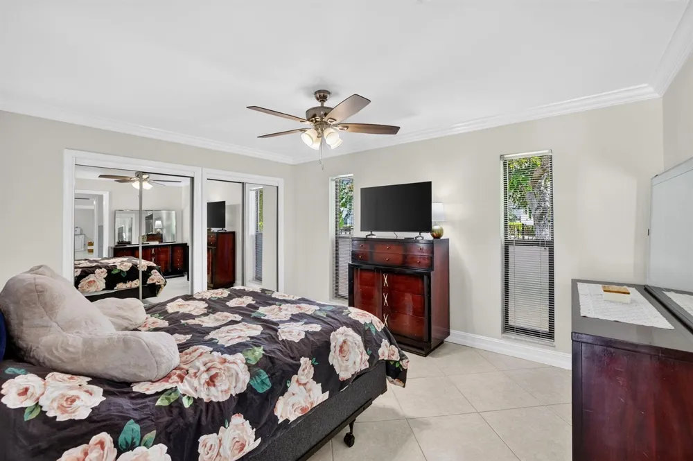 5570 NE 26th Avenue Fort Lauderdale, FL 33308