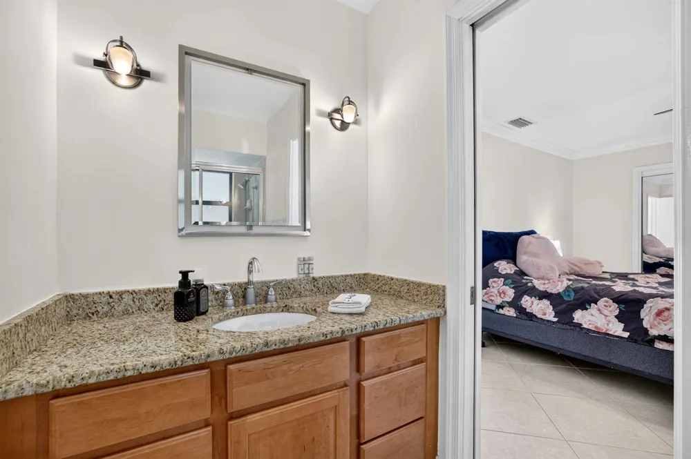5570 NE 26th Avenue Fort Lauderdale, FL 33308