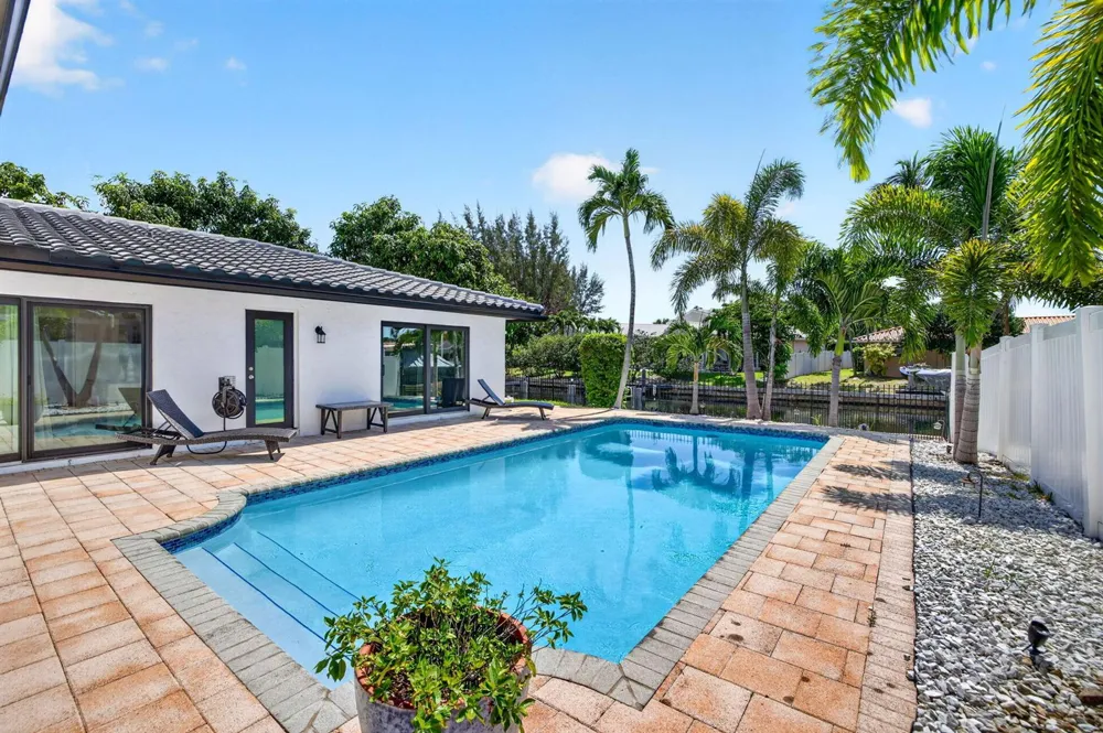 5570 NE 26th Avenue Fort Lauderdale, FL 33308