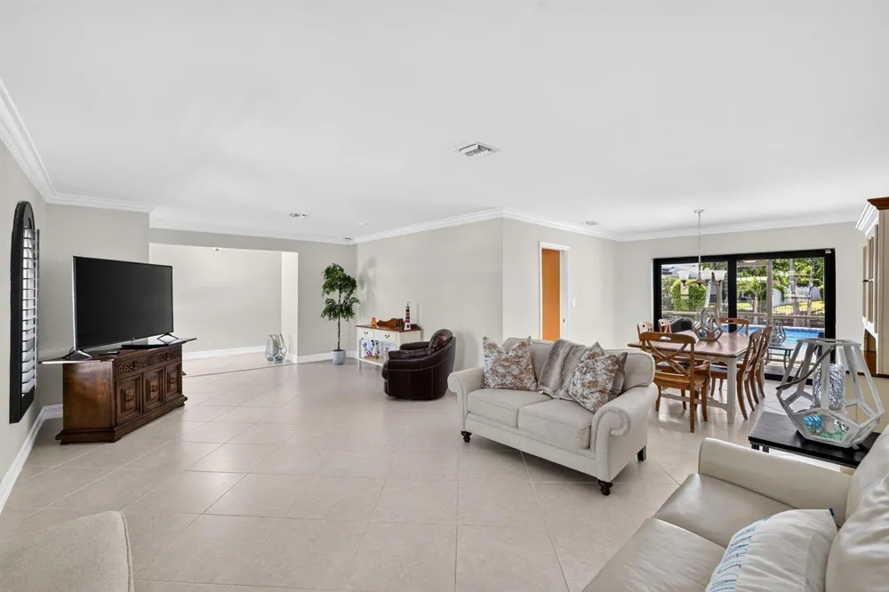 5570 NE 26th Avenue Fort Lauderdale, FL 33308