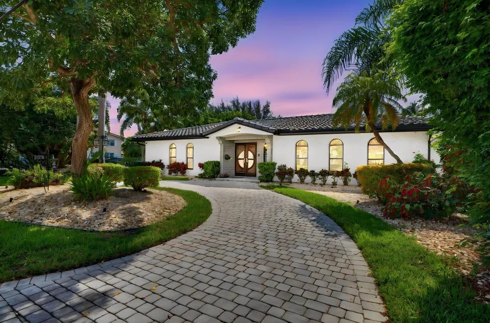 5570 NE 26th Avenue Fort Lauderdale, FL 33308