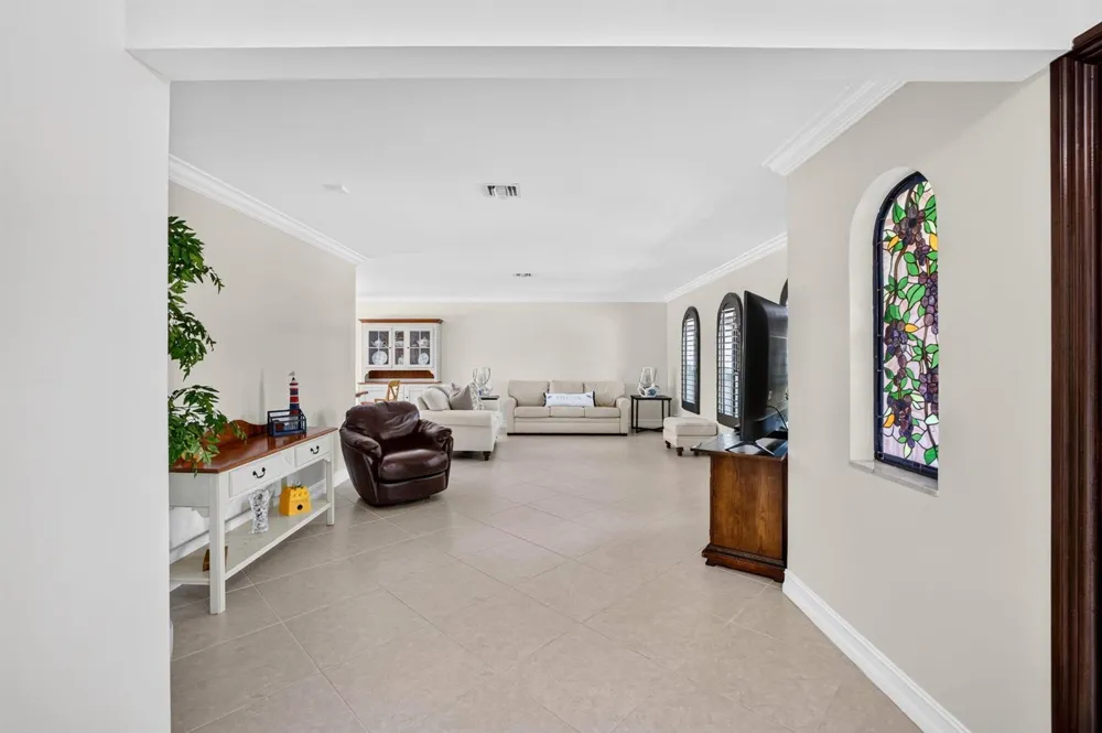 5570 NE 26th Avenue Fort Lauderdale, FL 33308