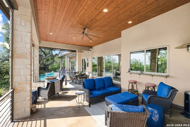 1185 GRUENE RD New Braunfels, TX 78130
