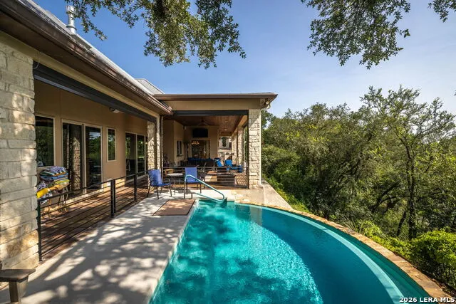 1185 GRUENE RD New Braunfels, TX 78130
