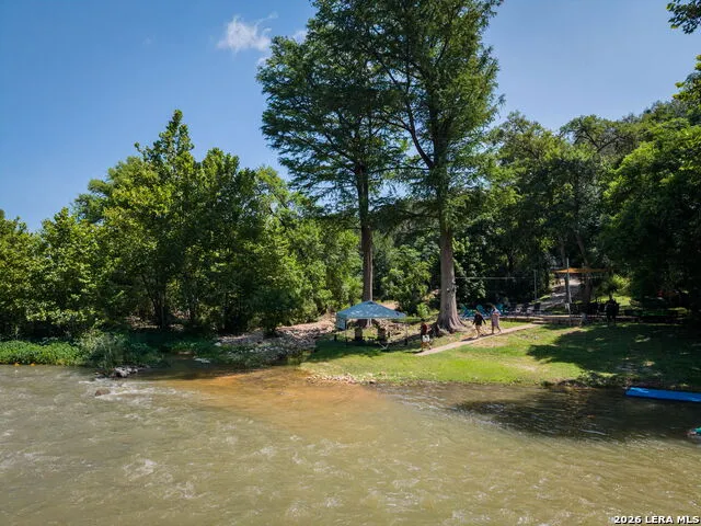 1185 GRUENE RD New Braunfels, TX 78130