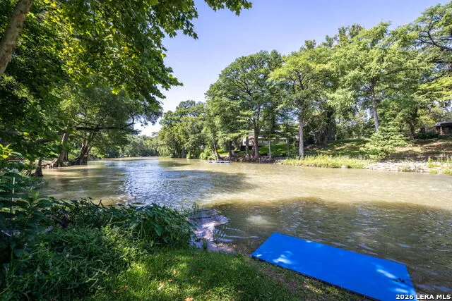 1185 GRUENE RD New Braunfels, TX 78130