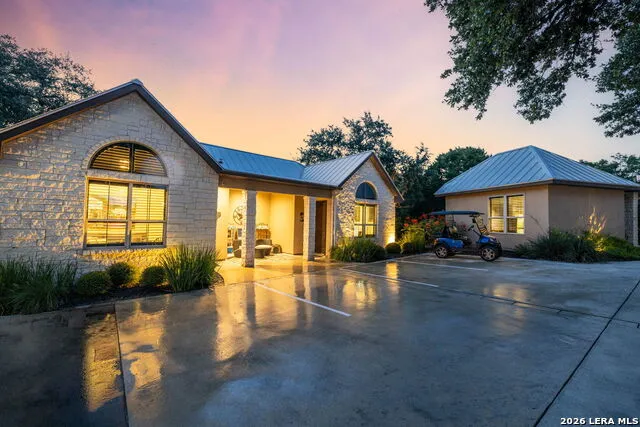 1185 GRUENE RD New Braunfels, TX 78130