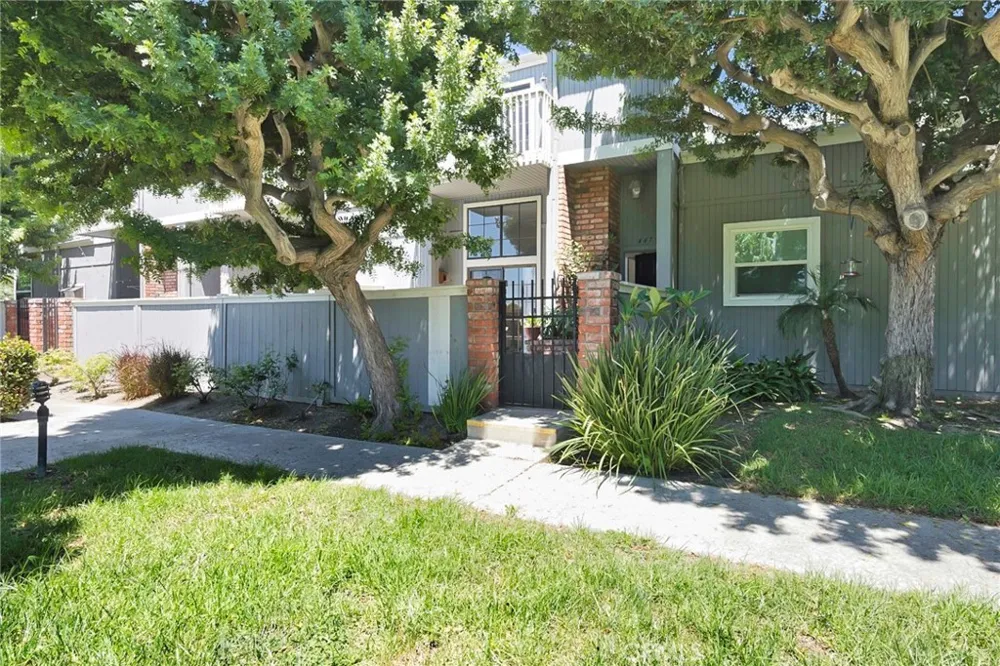 4478 Shorebird Dr. #10 Huntington Beach, CA 92649