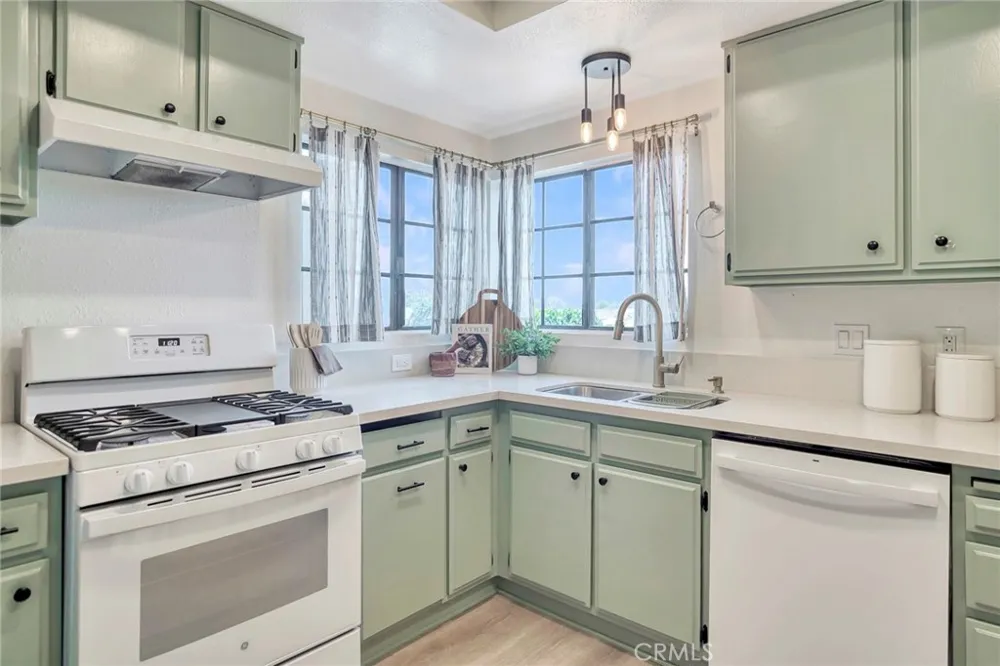 4478 Shorebird Dr. #10 Huntington Beach, CA 92649