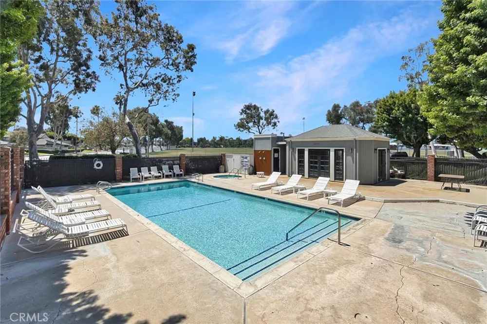 4478 Shorebird Dr. #10 Huntington Beach, CA 92649