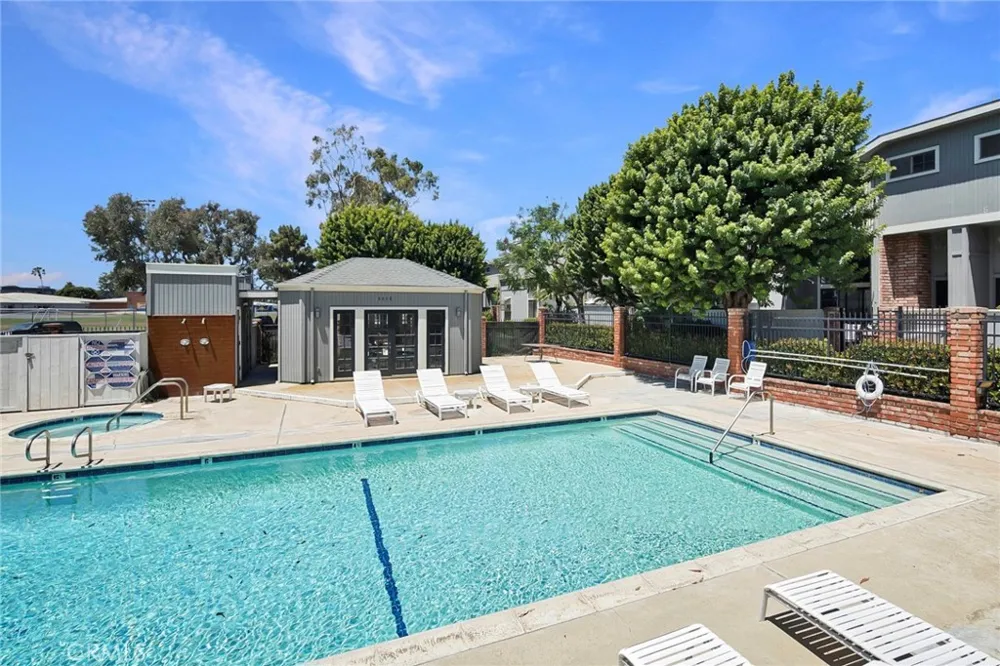 4478 Shorebird Dr. #10 Huntington Beach, CA 92649