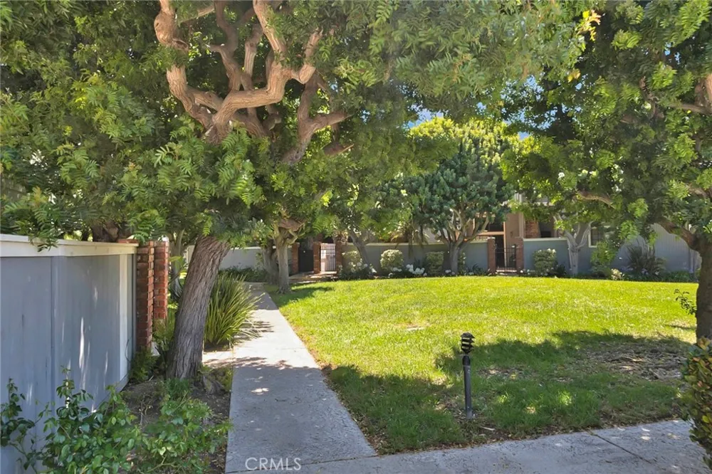 4478 Shorebird Dr. #10 Huntington Beach, CA 92649