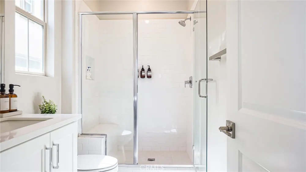 9794 Skylar Fountain Valley, CA 92708