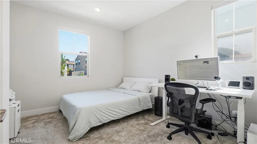 9794 Skylar Fountain Valley, CA 92708