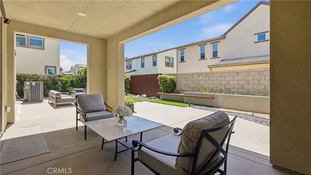 9794 Skylar Fountain Valley, CA 92708