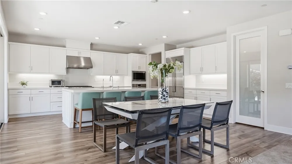 9794 Skylar Fountain Valley, CA 92708