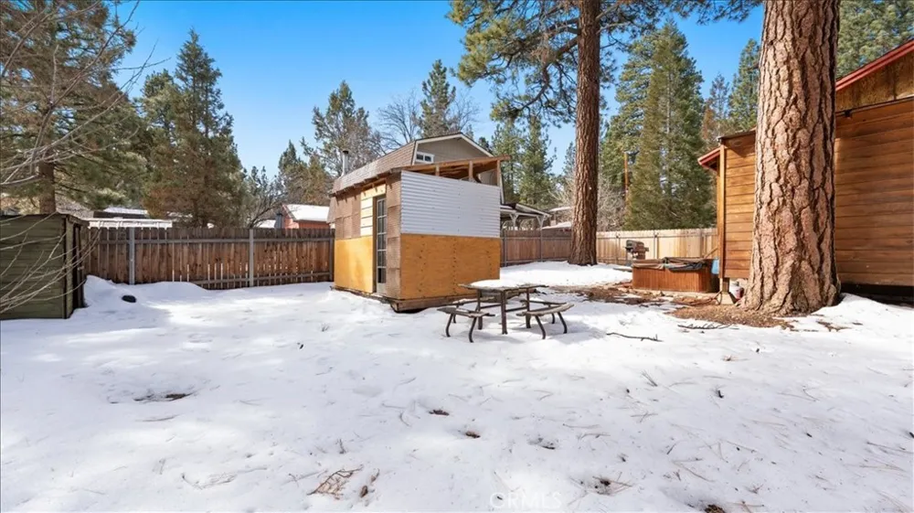 573 Spruce Sugarloaf, CA 92386