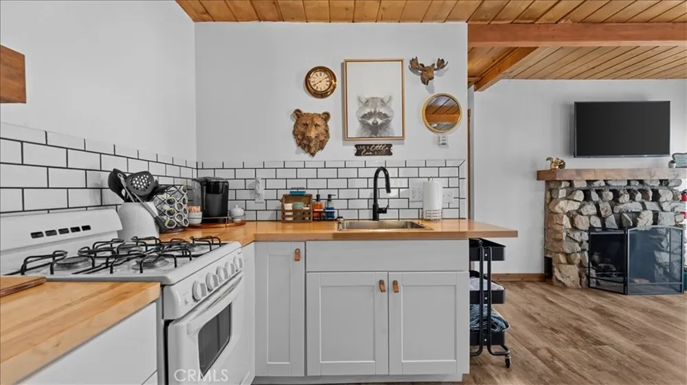 573 Spruce Sugarloaf, CA 92386