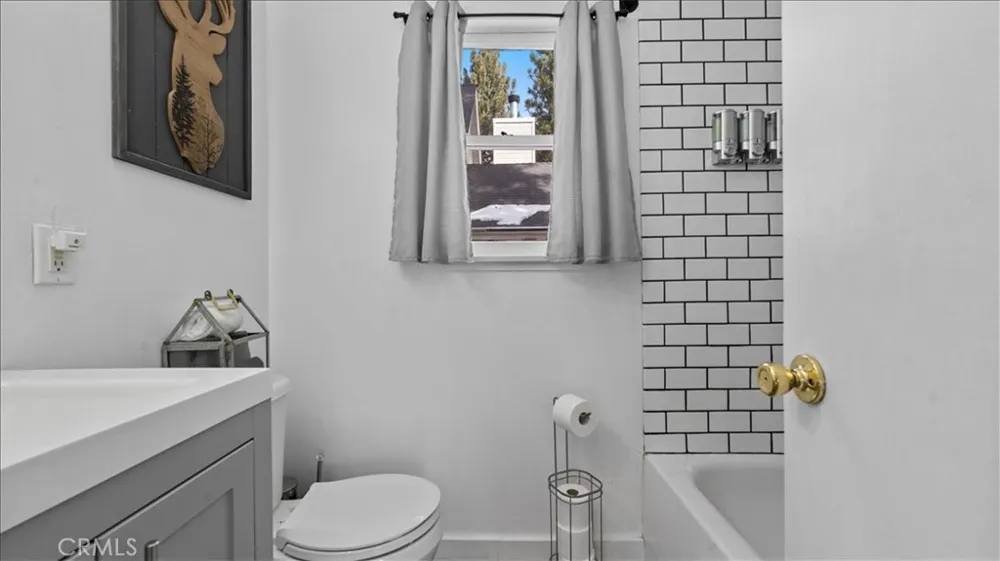 573 Spruce Sugarloaf, CA 92386