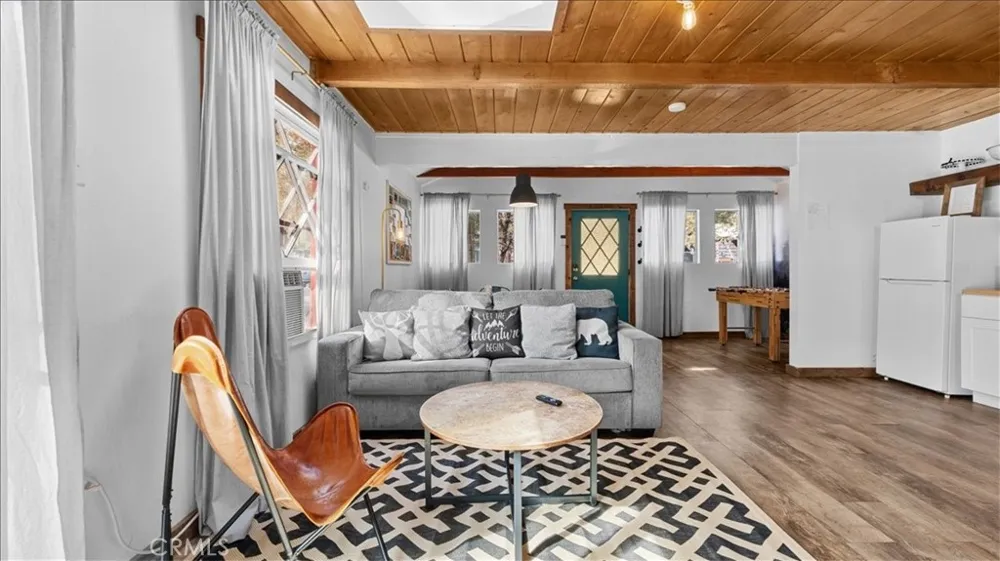 573 Spruce Sugarloaf, CA 92386