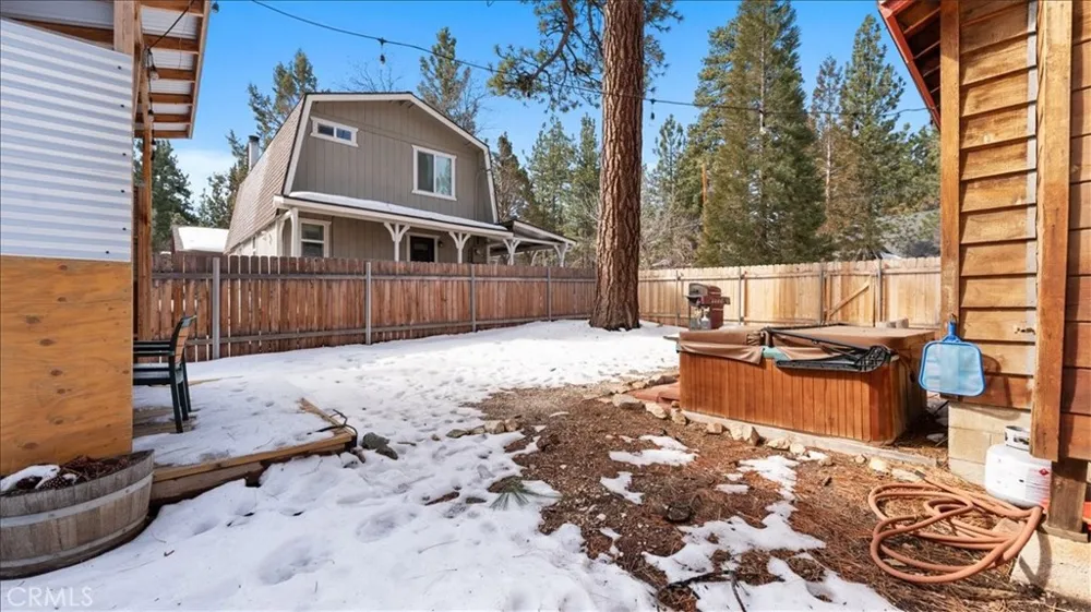 573 Spruce Sugarloaf, CA 92386