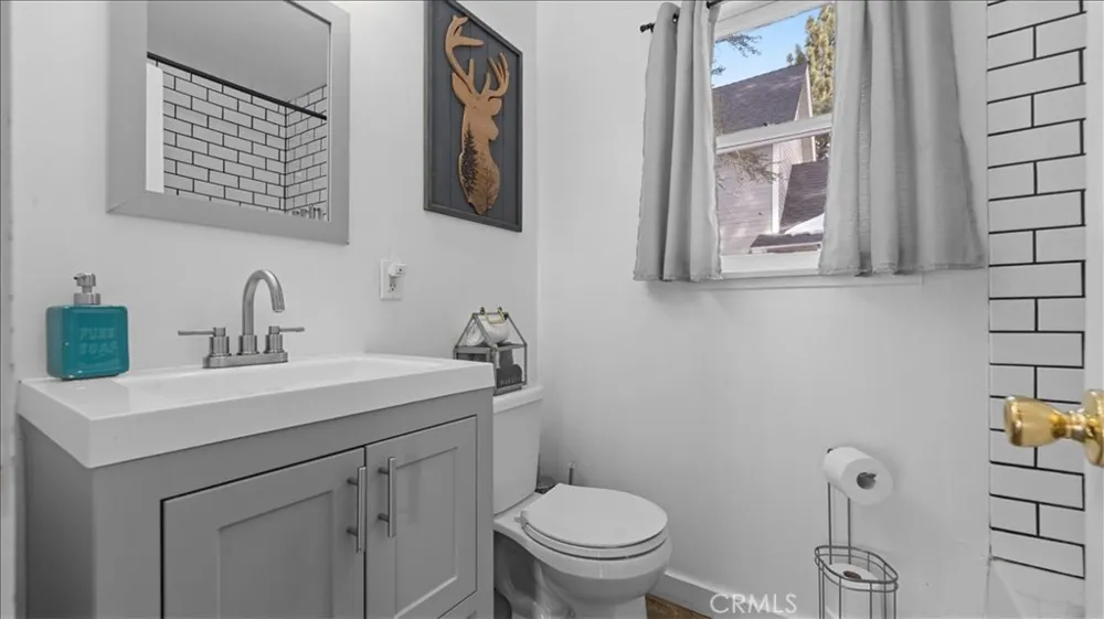 573 Spruce Sugarloaf, CA 92386