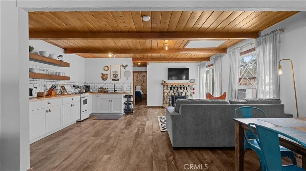 573 Spruce Sugarloaf, CA 92386