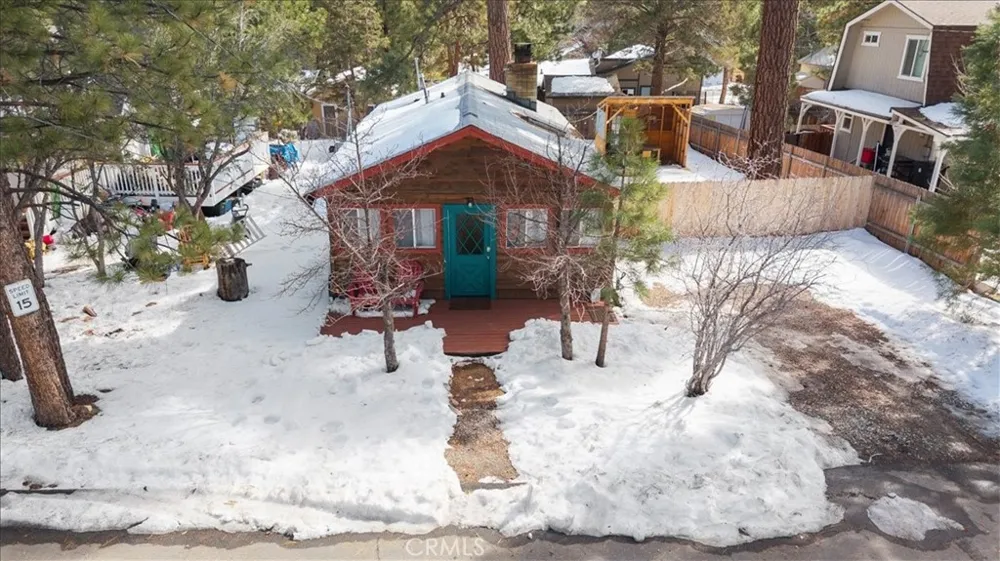 573 Spruce Sugarloaf, CA 92386
