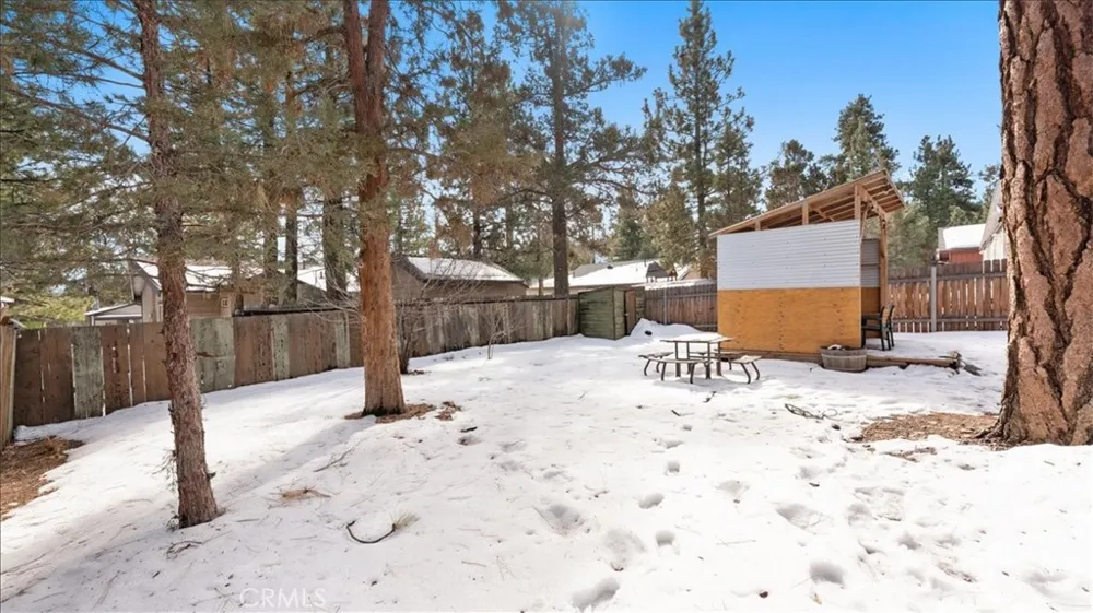 573 Spruce Sugarloaf, CA 92386