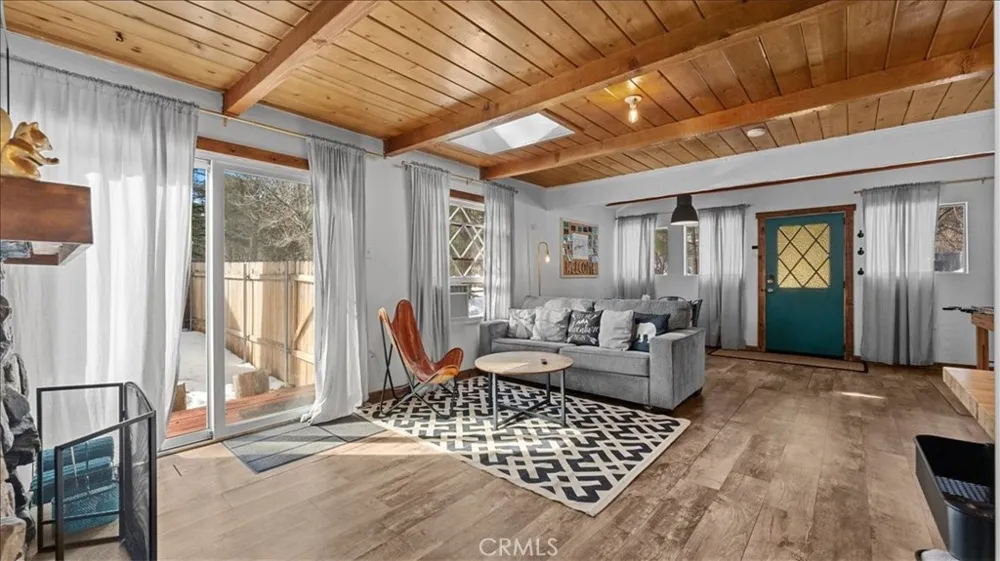 573 Spruce Sugarloaf, CA 92386