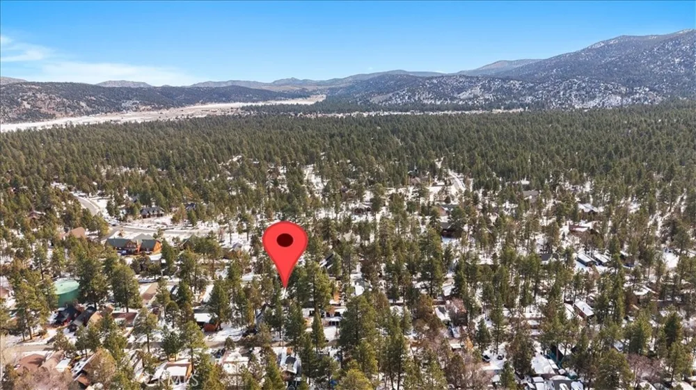 573 Spruce Sugarloaf, CA 92386