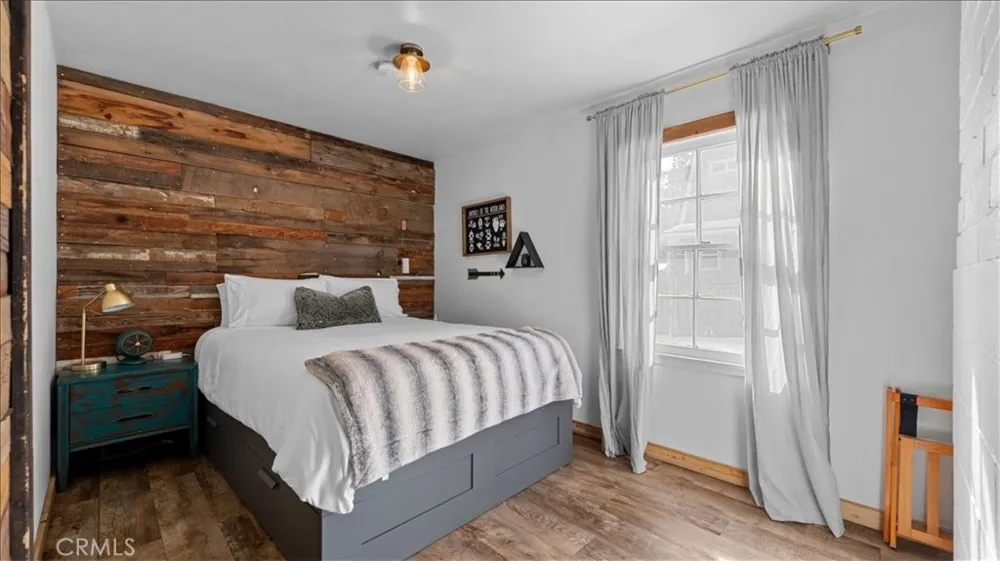 573 Spruce Sugarloaf, CA 92386