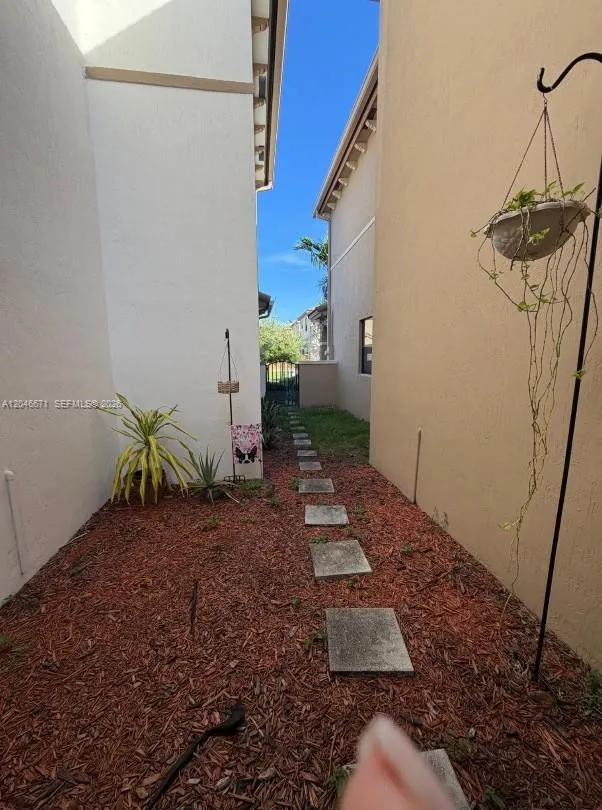 8879 SW 227th Ter Cutler Bay, FL 33190
